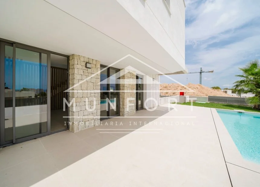 Villa nueva en Finestrat, 3 dormitorios