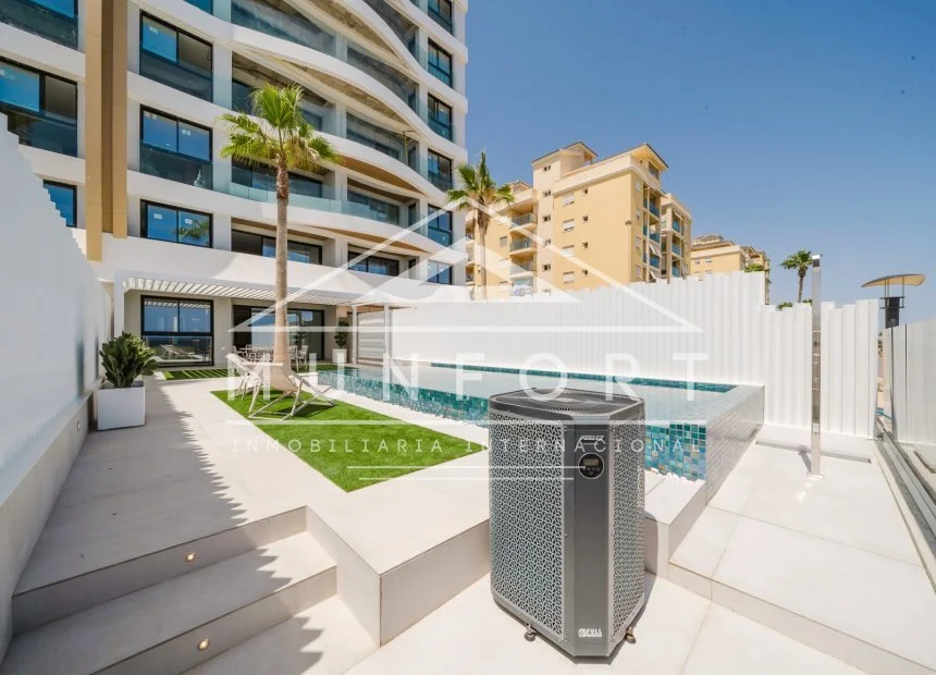 Sea-view penthouse with private pool