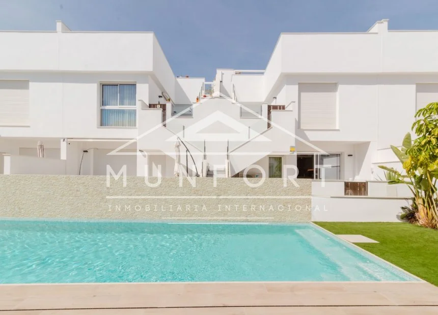 Ground-floor apartment near beach, 2 bedrooms