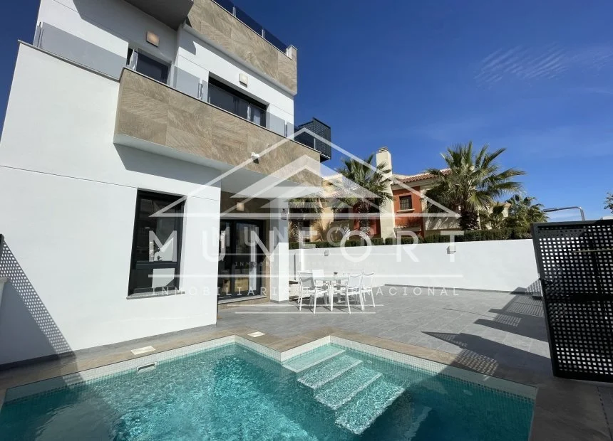 Villa nueva en Torrevieja, 3 dormitorios