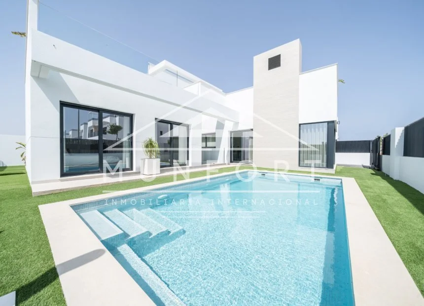 Villa nueva con piscina privada y 3 dormitorios