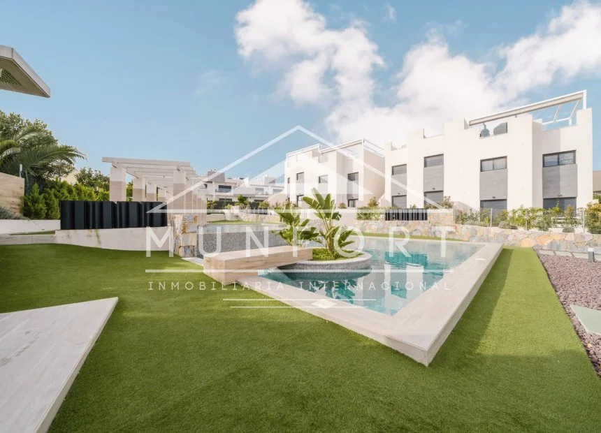 New-build bungalow near Laguna Rosa