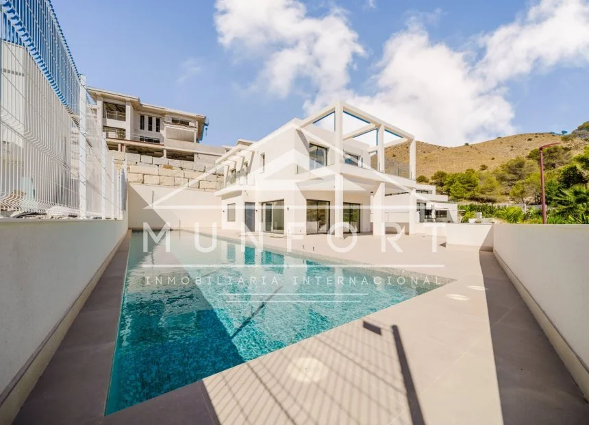 New Finestrat villa, 7-bedroom pool
