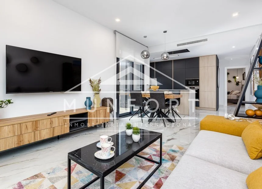 Ground-floor bungalow with communal pool