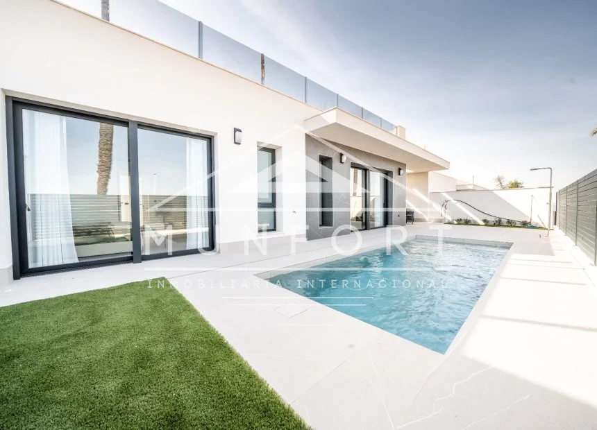 Villa de tres dormitorios con piscina privada