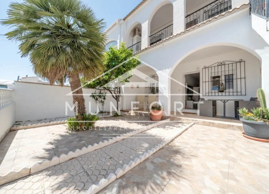 Semi-renovated Villamartín apartment, 2 bedrooms