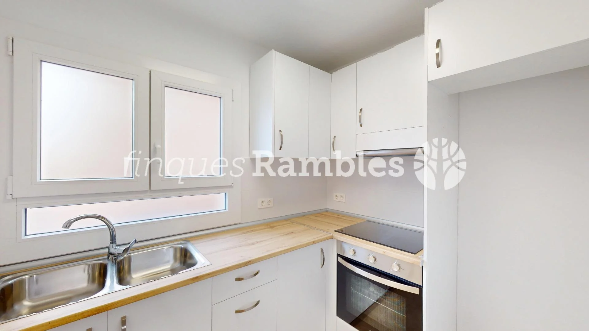Renovated Igualada flat, 3-bedroom investment