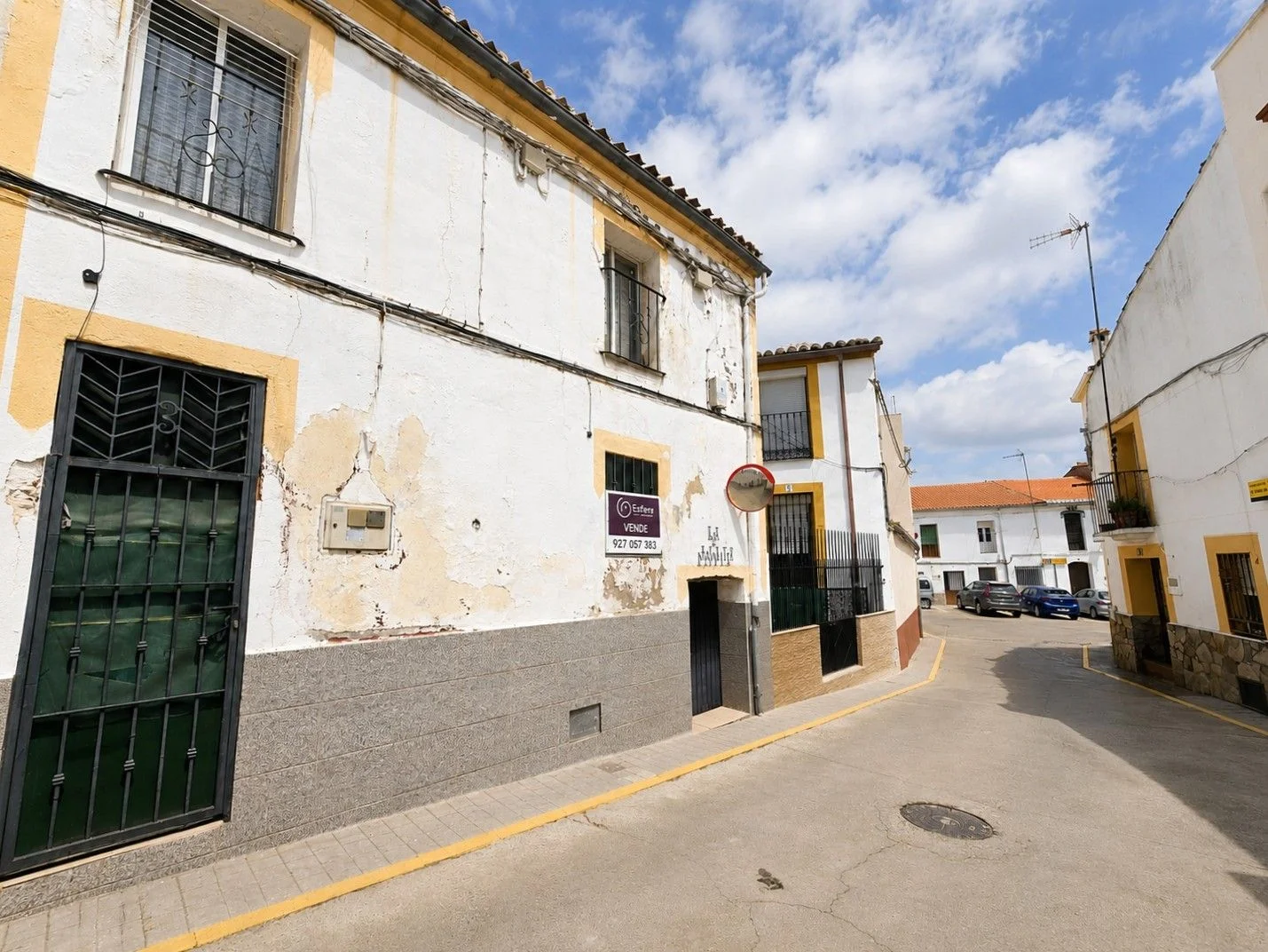 Casa para reformar en Malpartida, cuatro dormitorios