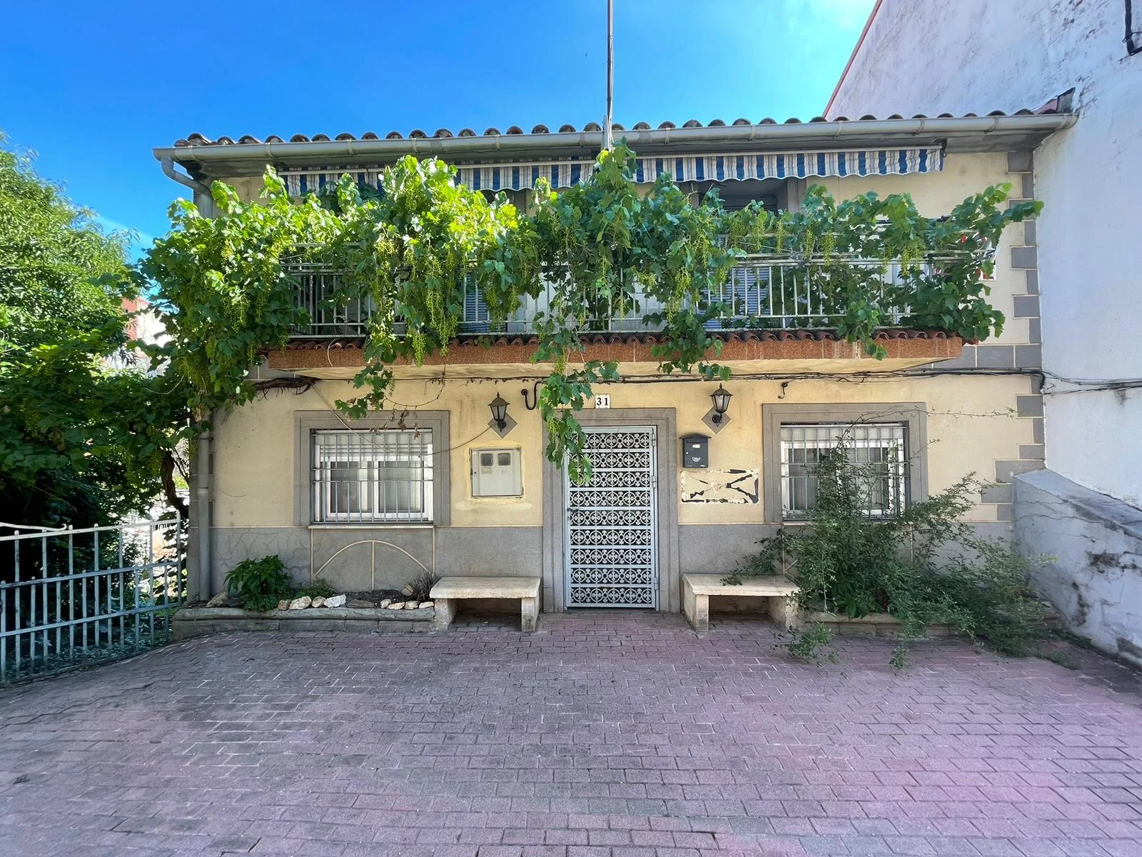 Two-storey house with renovation upside