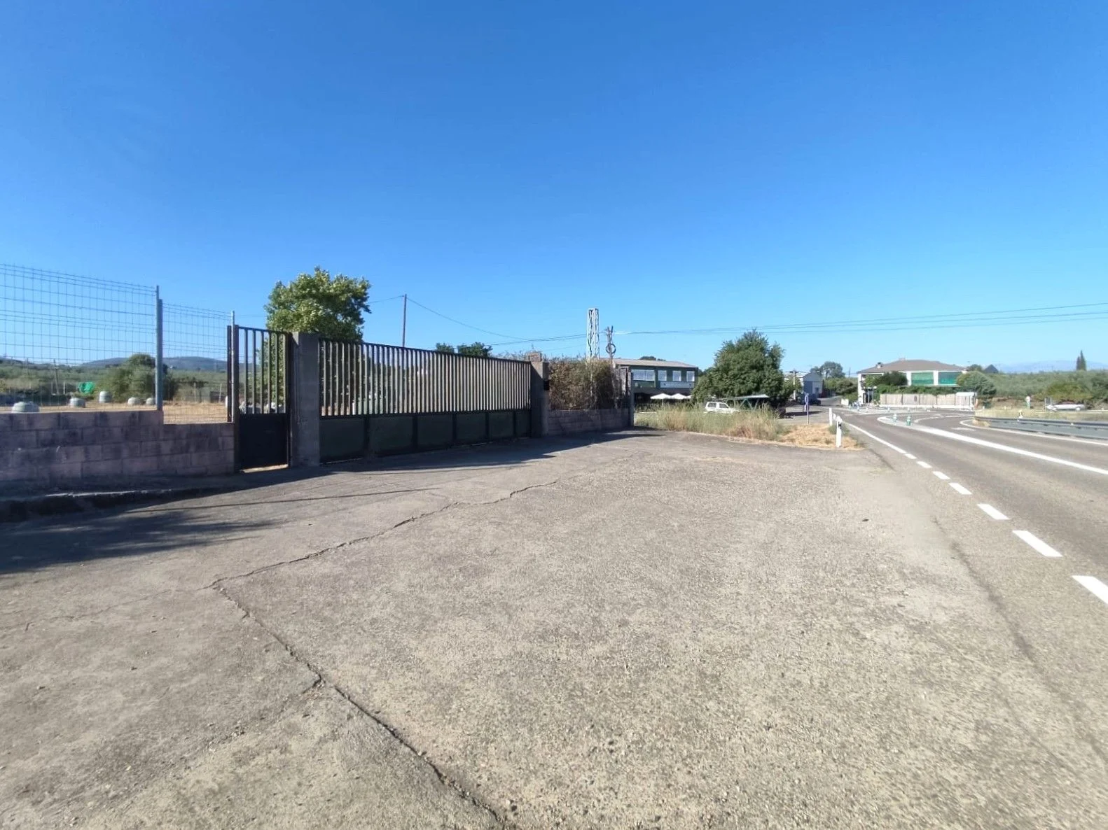 Complejo industrial en Mohedas, 12.841 m²