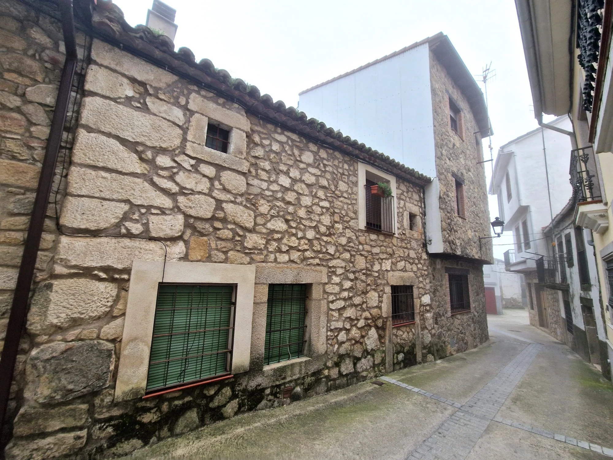Casa rural de tres plantas cerca del centro