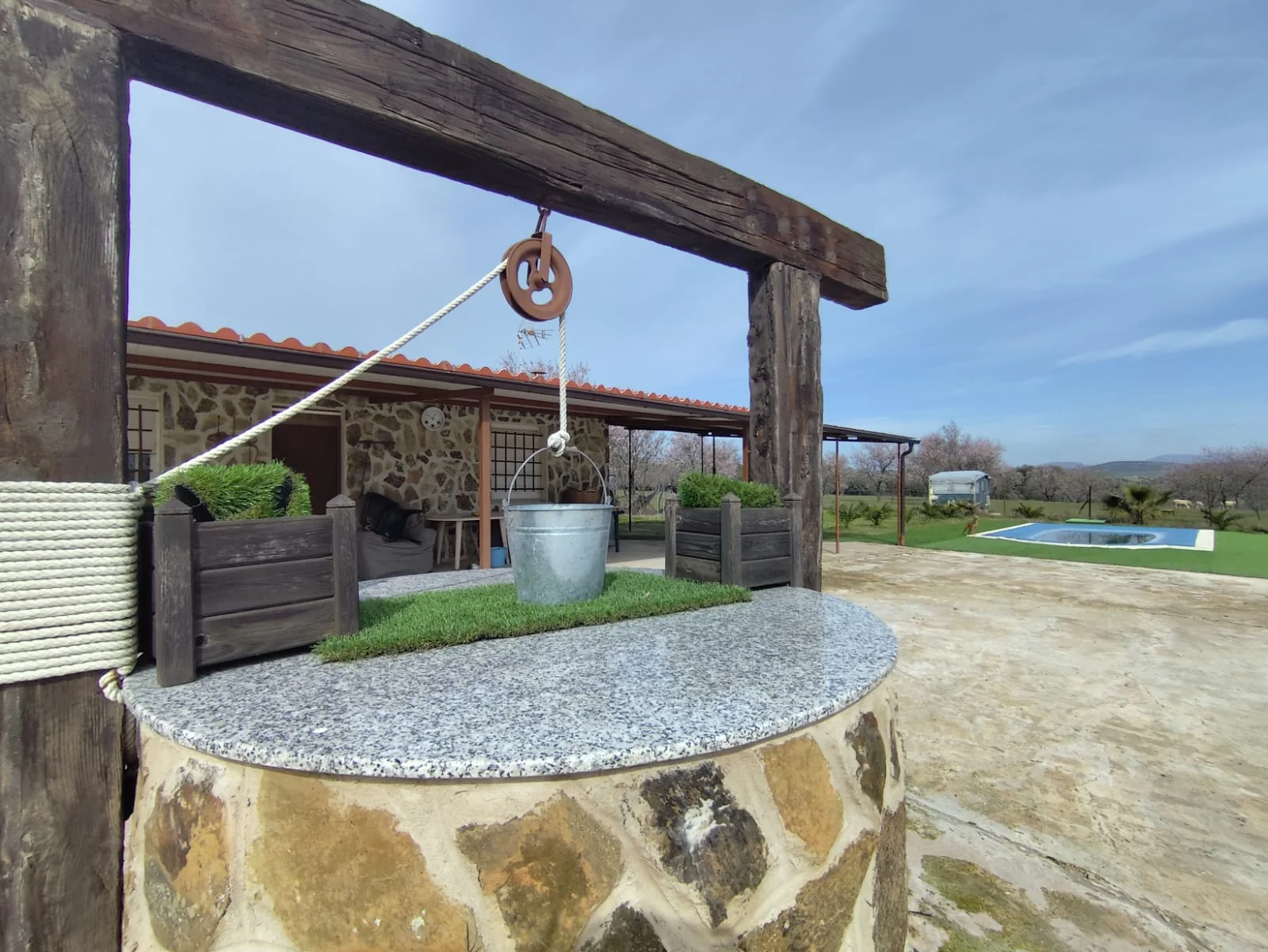 Finca rústica con piscina y 2 dormitorios
