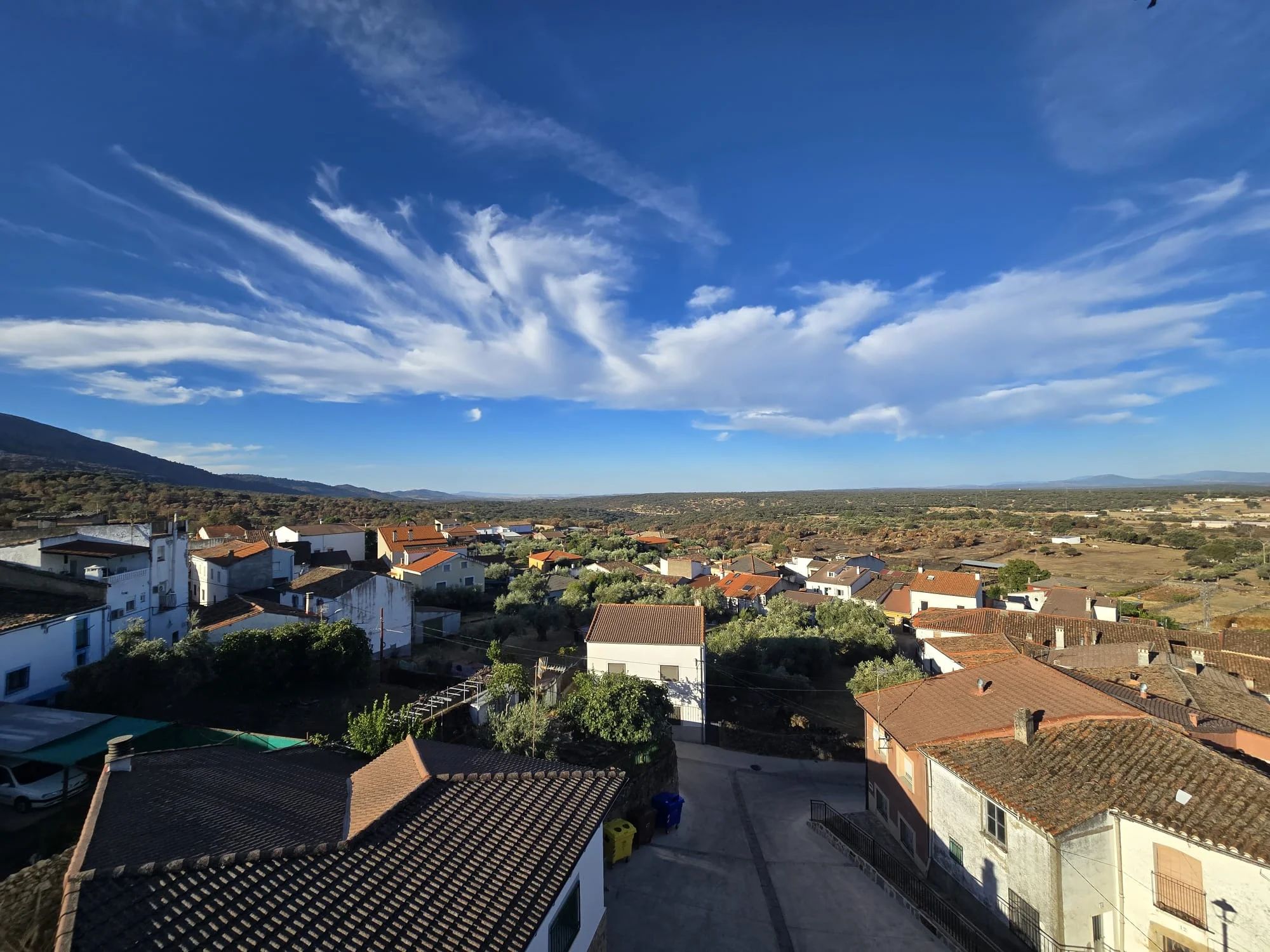 Oportunidad de conversión de dos viviendas en Villar
