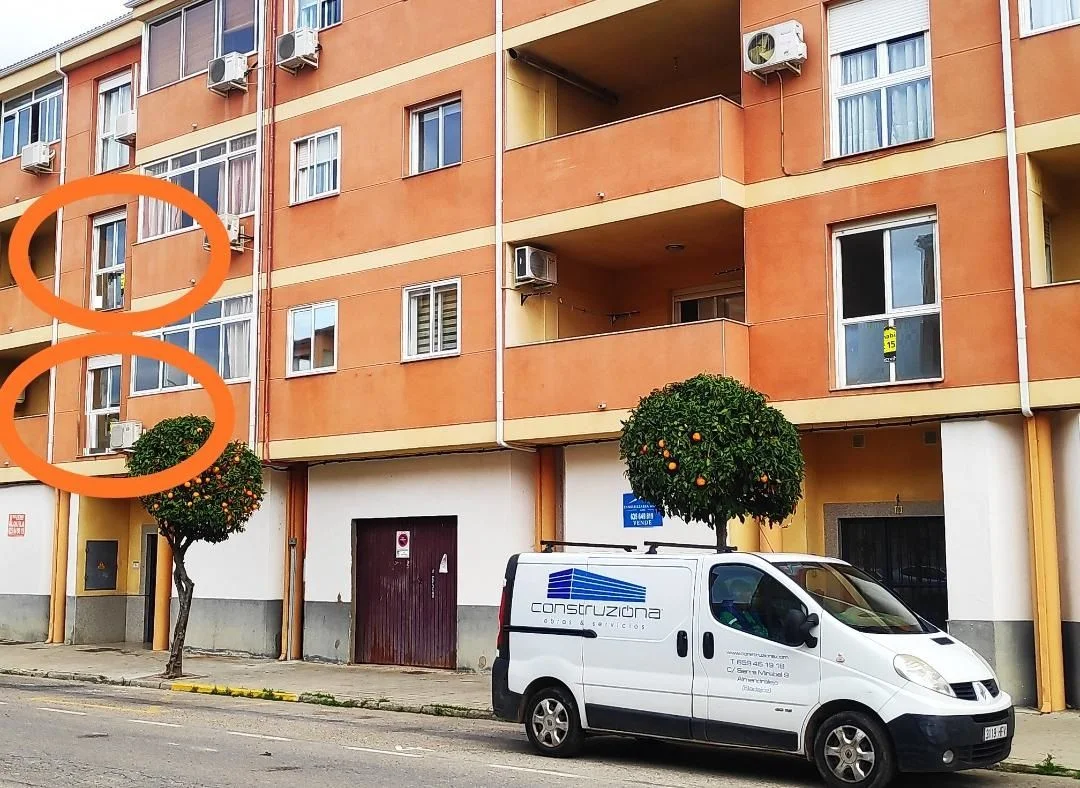 Wide Moraleja garage, 14 m²