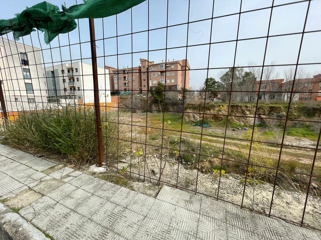 Parcela residencial en el norte de Plasencia