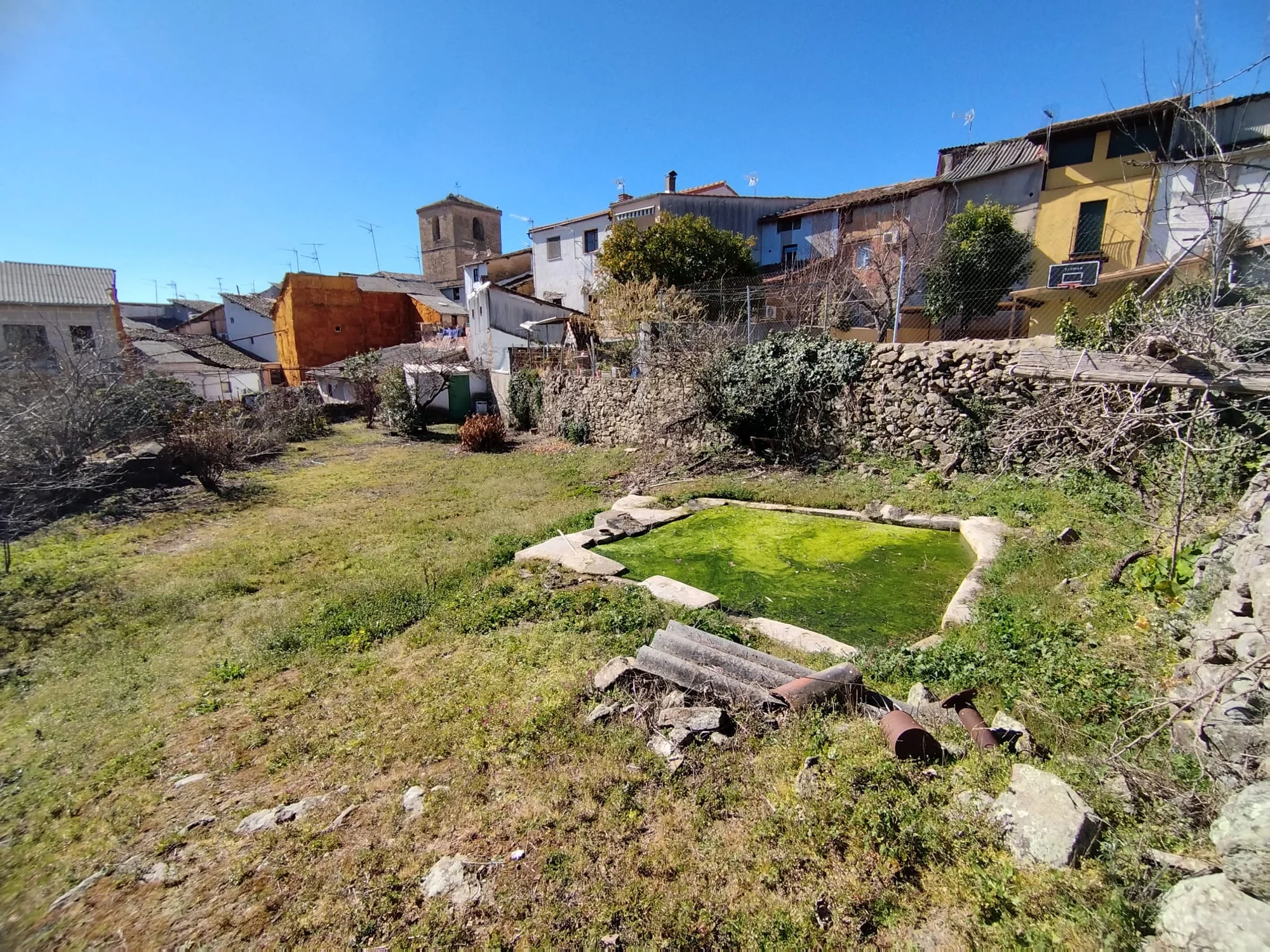 Urban plot near Jaraíz town hall
