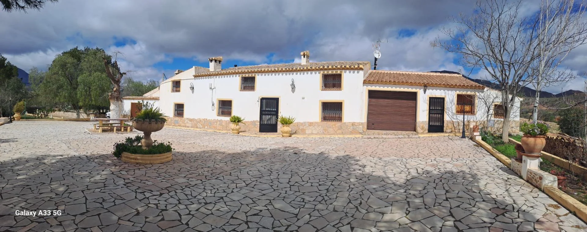 Country estate, 20,000 m² plot