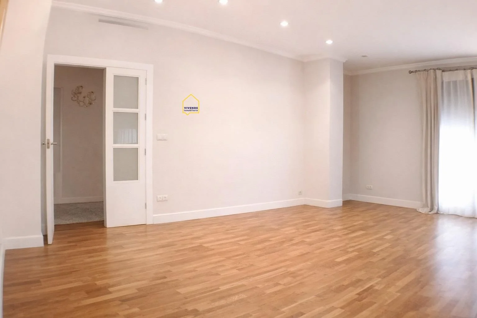 Piso céntrico de lujo con tres dormitorios