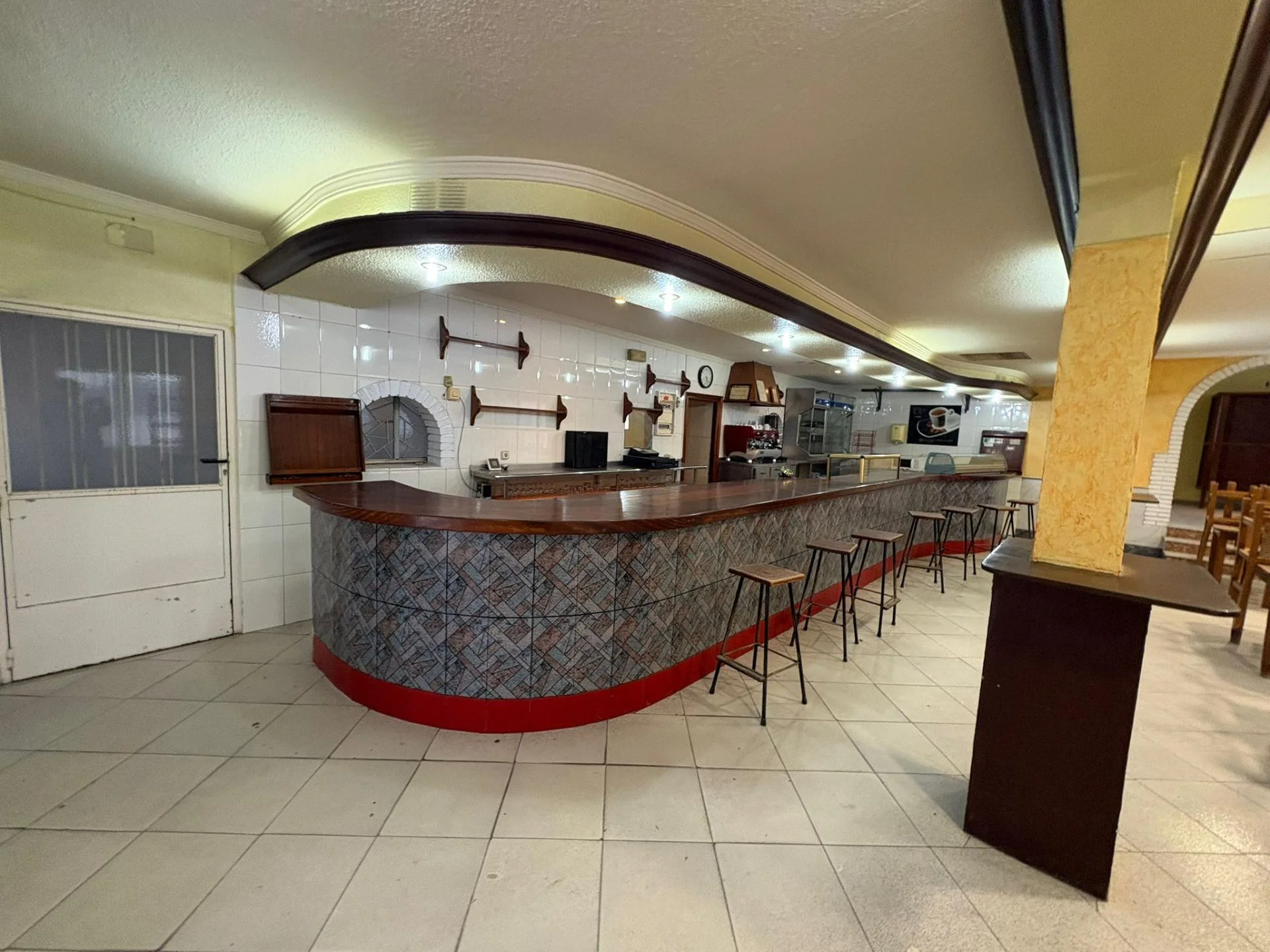 Mixed-use Lorca property with expansion land