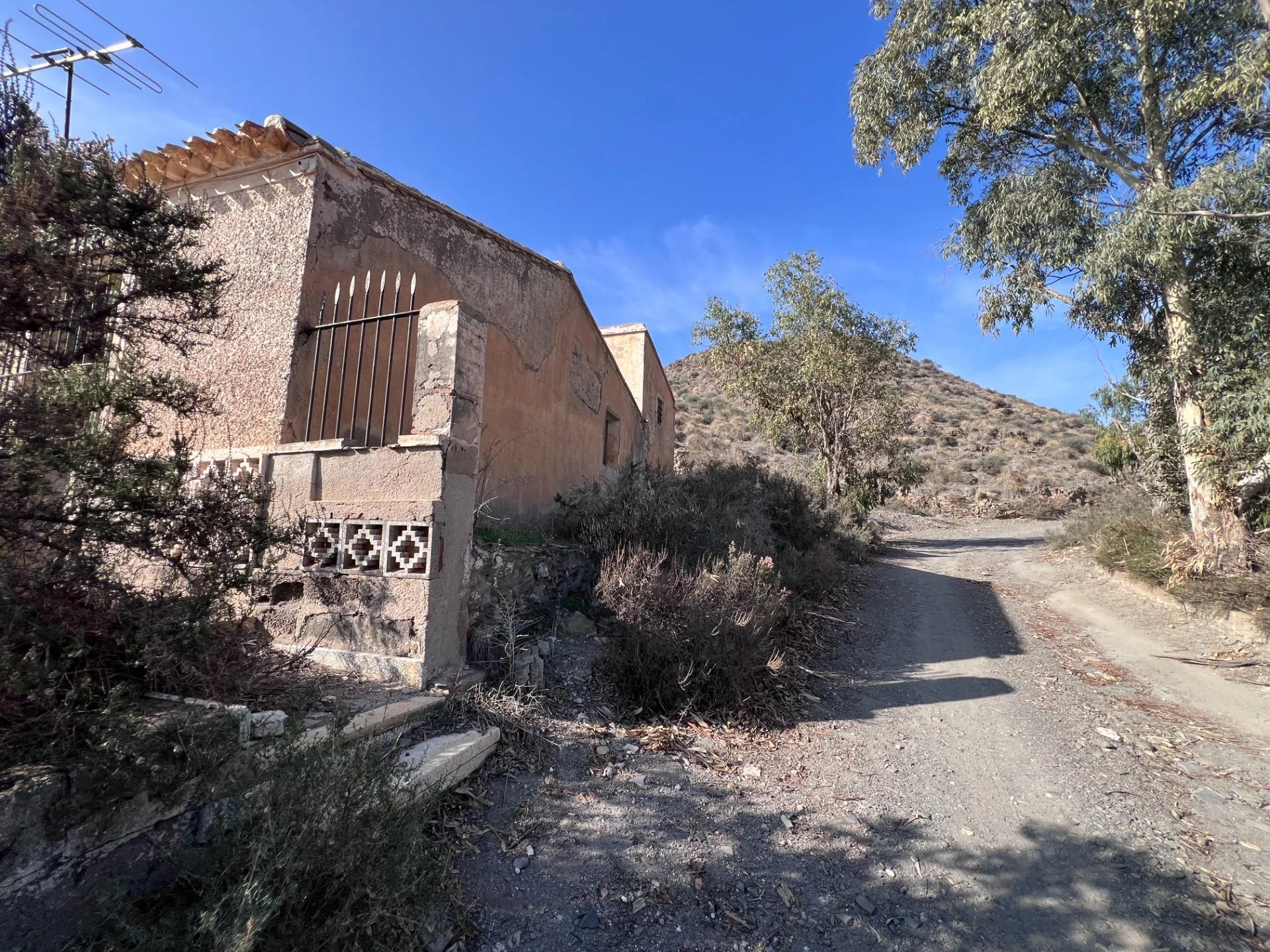 Rustic Águilas home with 20,000 m²