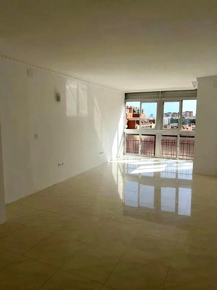 Piso esquinero en última planta junto al transporte