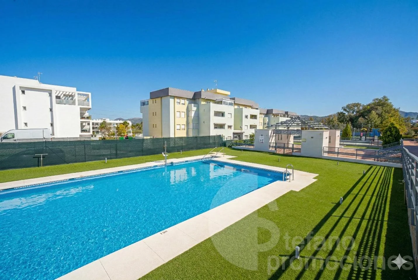Rented three-bedroom flat with terrace