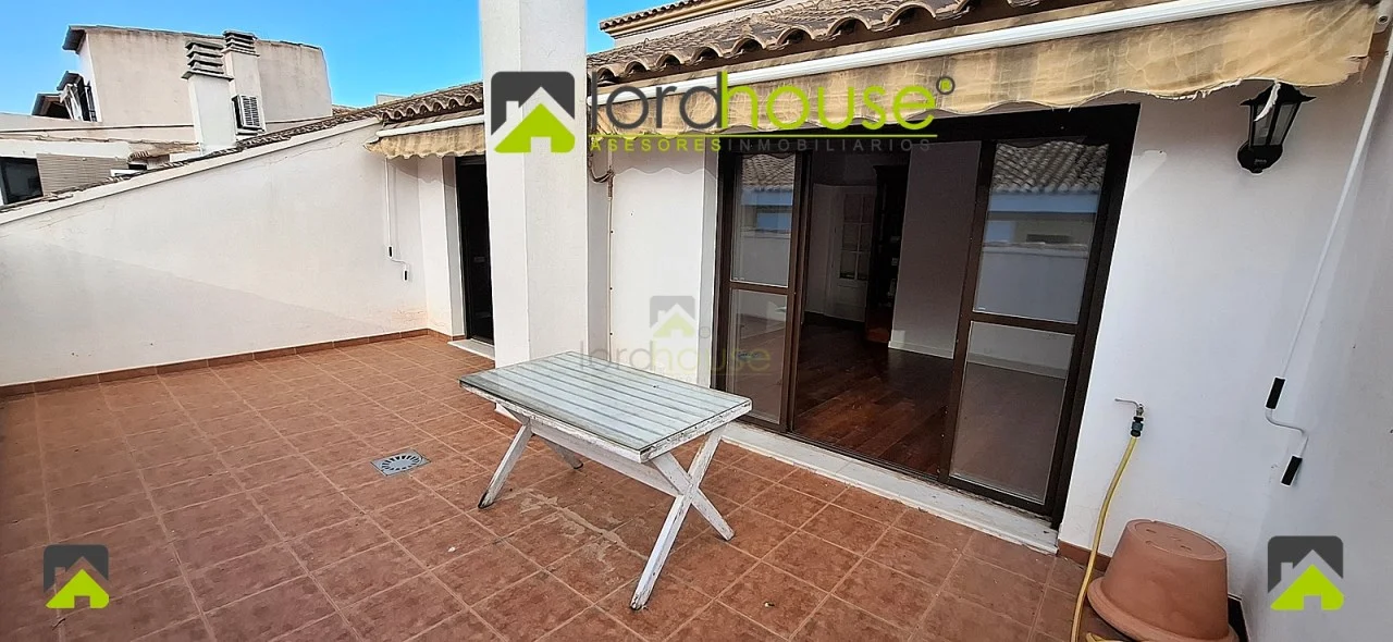 Central Lorca penthouse with terrace