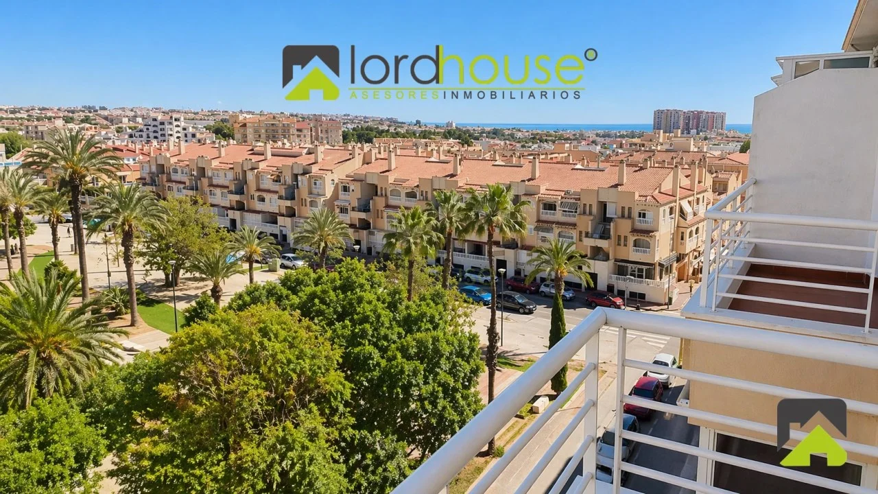 Sea-view penthouse in Playa del Cura