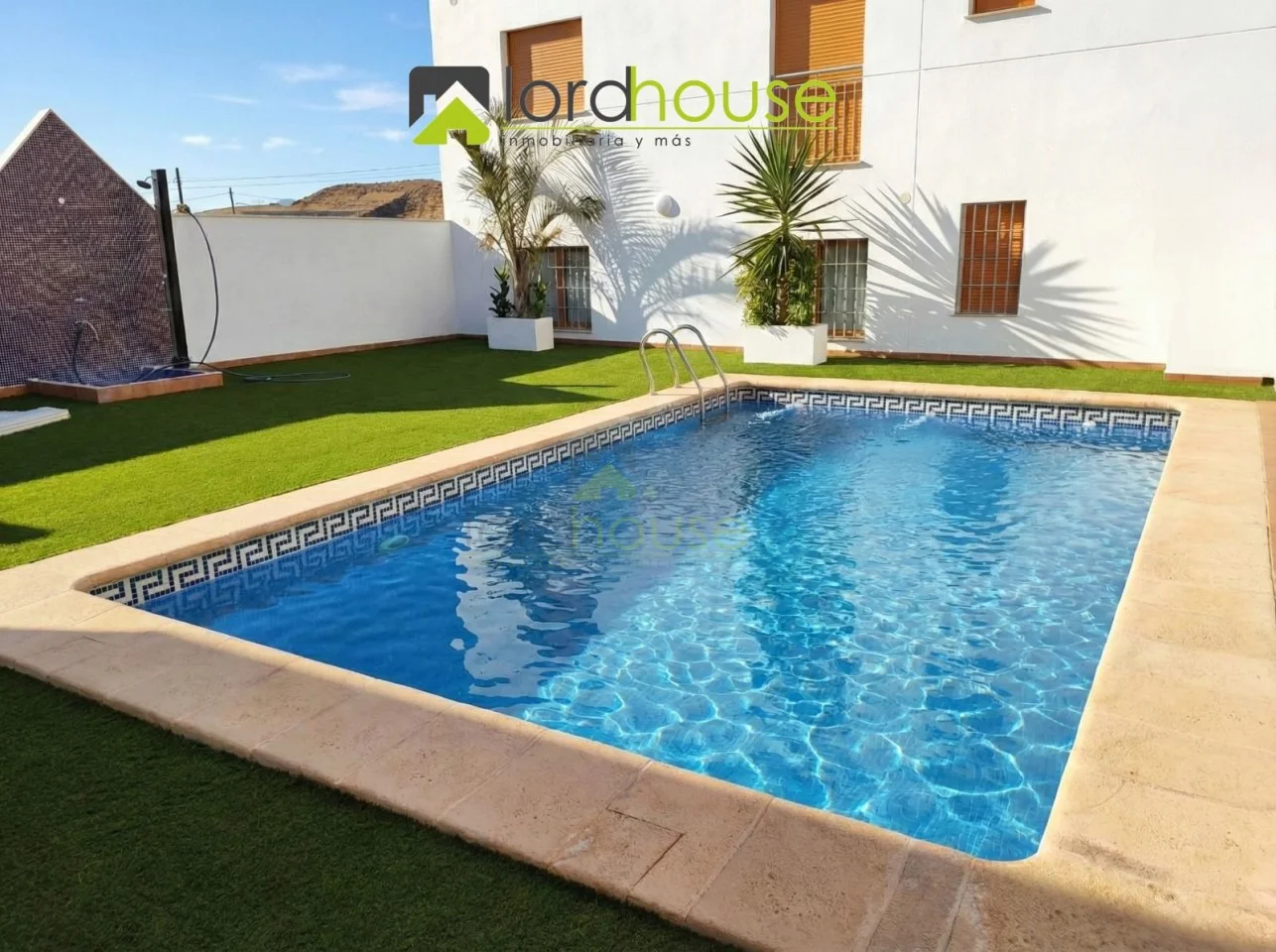Two-bedroom apartment near Almería coast