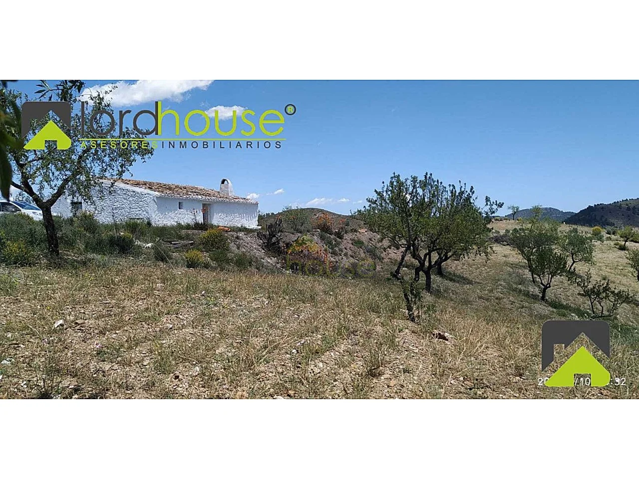 Large rural landholding with water well