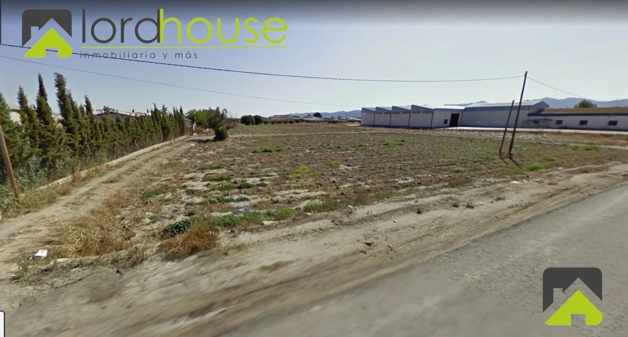 7,000 m² plot near Lorca