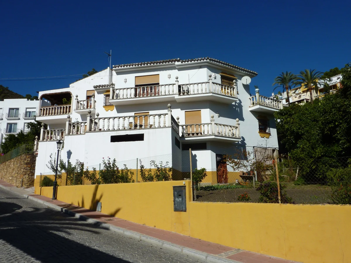 Benahavís villa with private garden