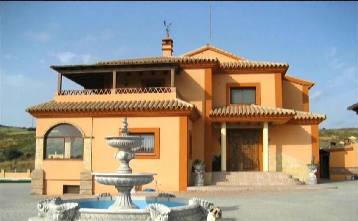 Finca en Estepona con casa de 650 m²
