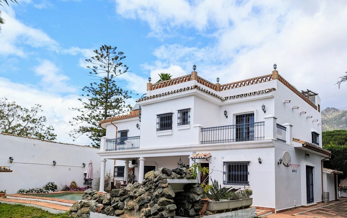 Marbella villa with seven bedrooms