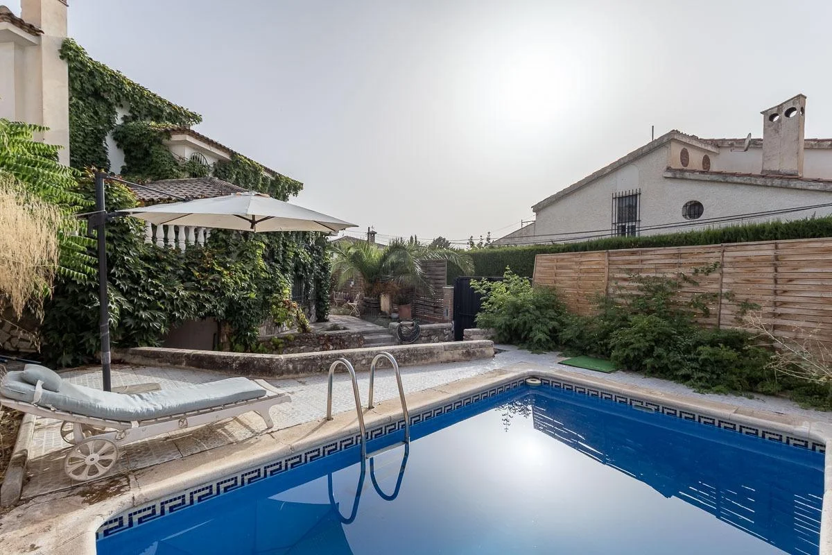 Chalet en Bellavista con piscina privada