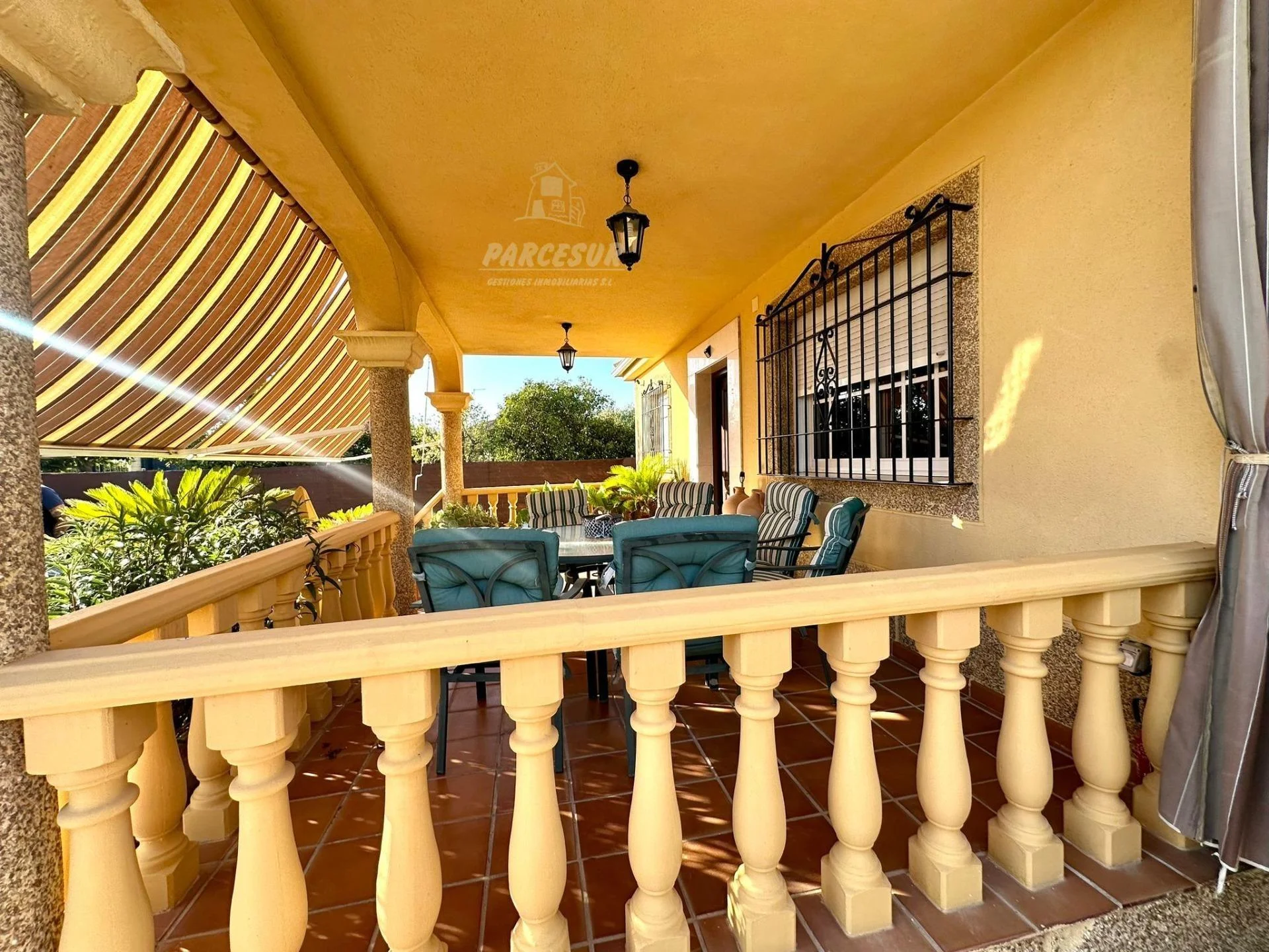Casa de tres dormitorios con piscina privada