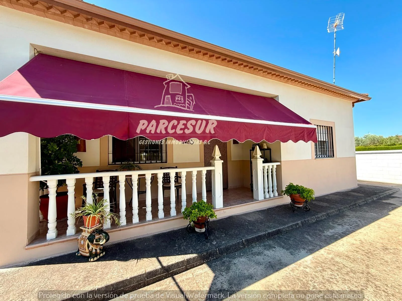Casa de campo con piscina y terreno