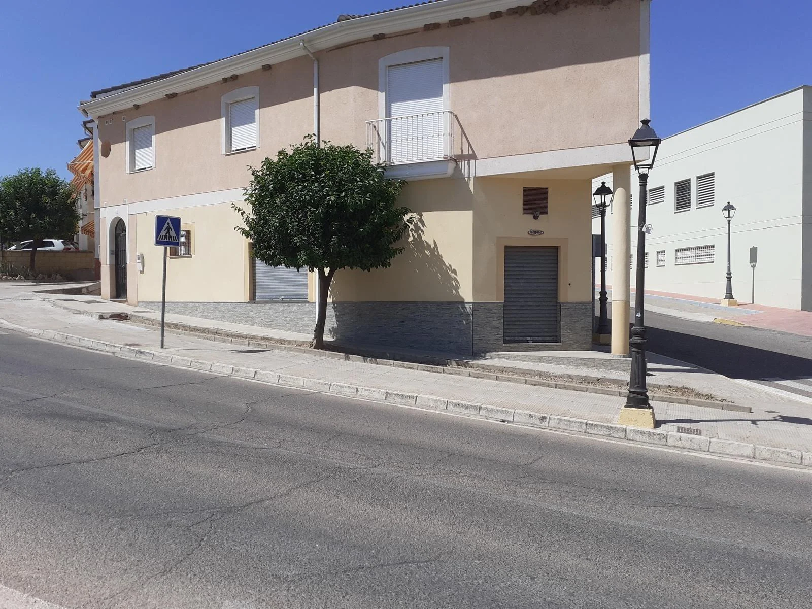 Central commercial premises, 82 m²