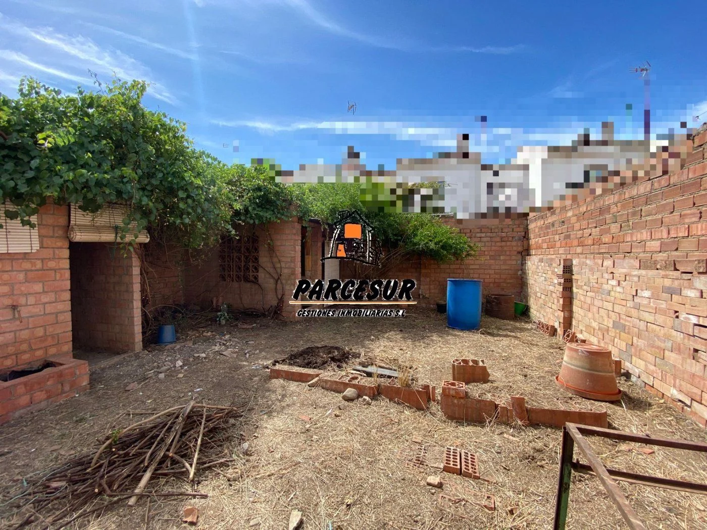 Urban Villarrubia plot with unfinished dwelling