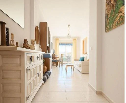 High-floor Málaga flat, three bedrooms