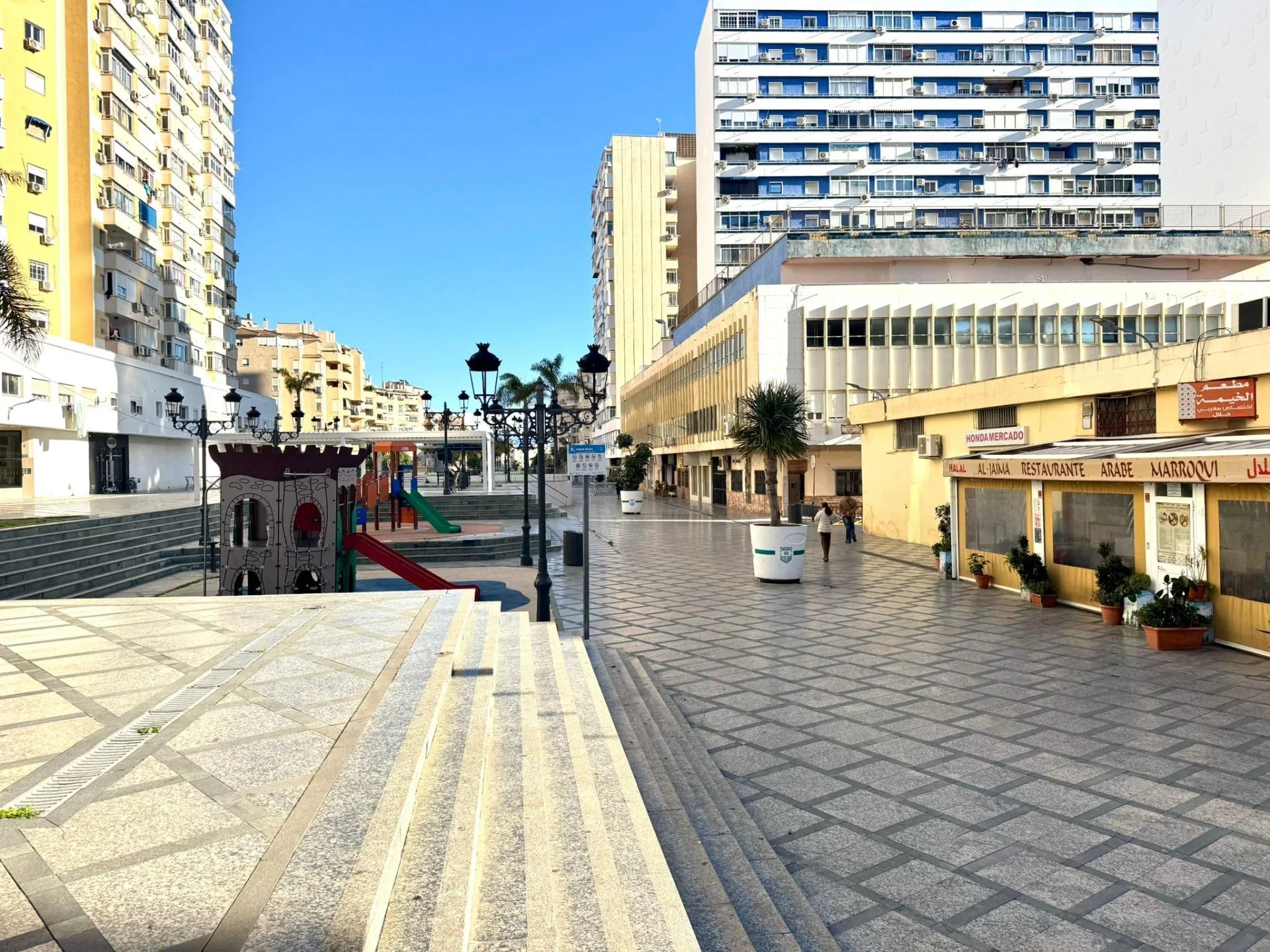New-build five-home building in Centro