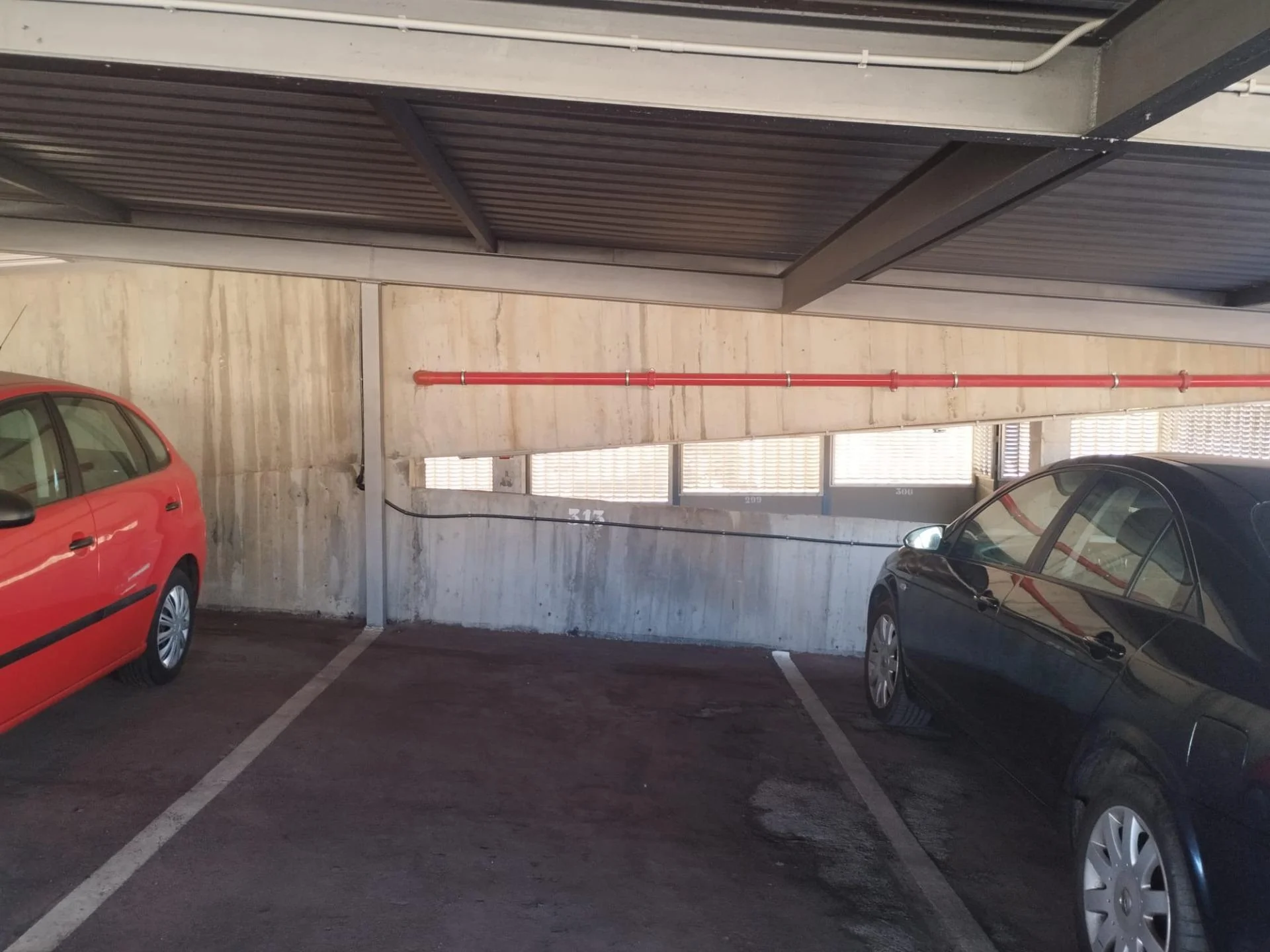 Central Málaga garage with 24 m²