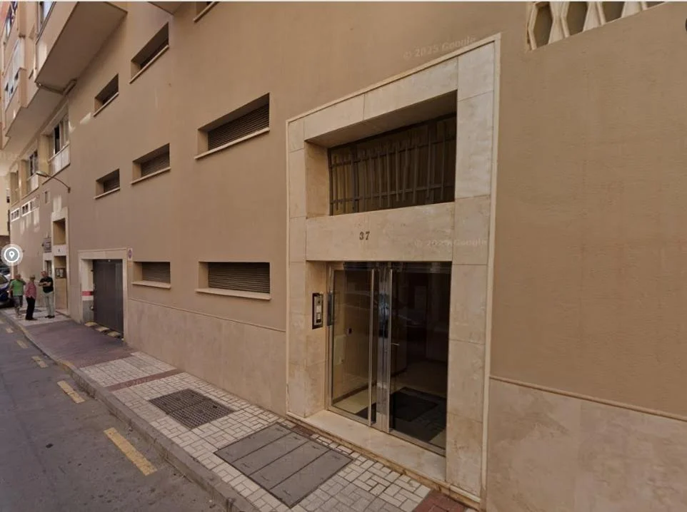 Amplia plaza céntrica cerca de María Zambrano