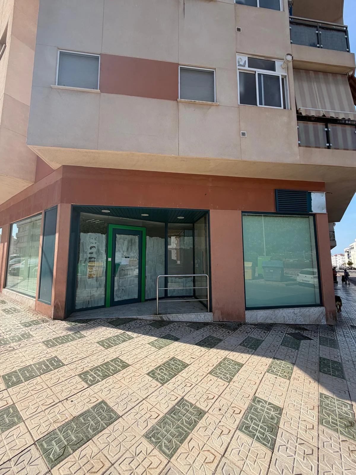 Local comercial a pie de calle en Chaparil