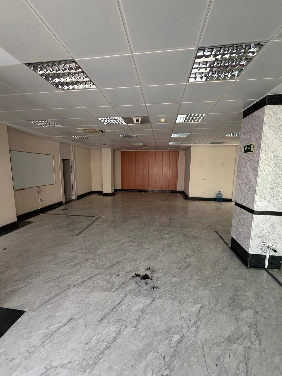 Luminoso local comercial de 180 m²