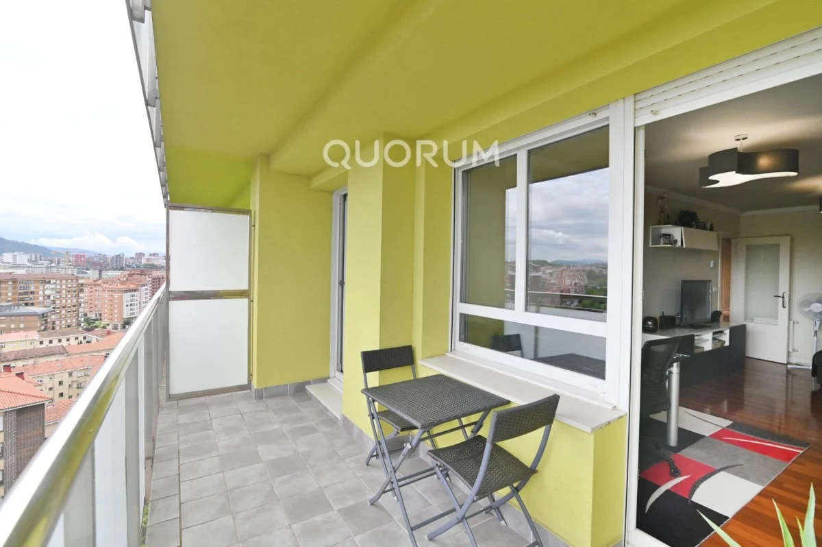 Seminew Barakaldo flat with terrace