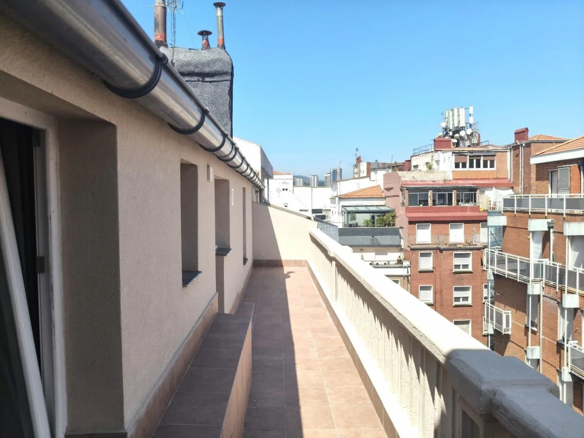 Ático luminoso en Bilbao con terraza