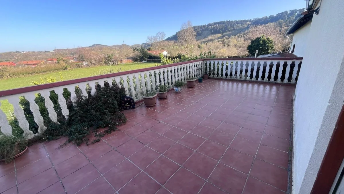 Caserío with expansion potential, 3 bedrooms