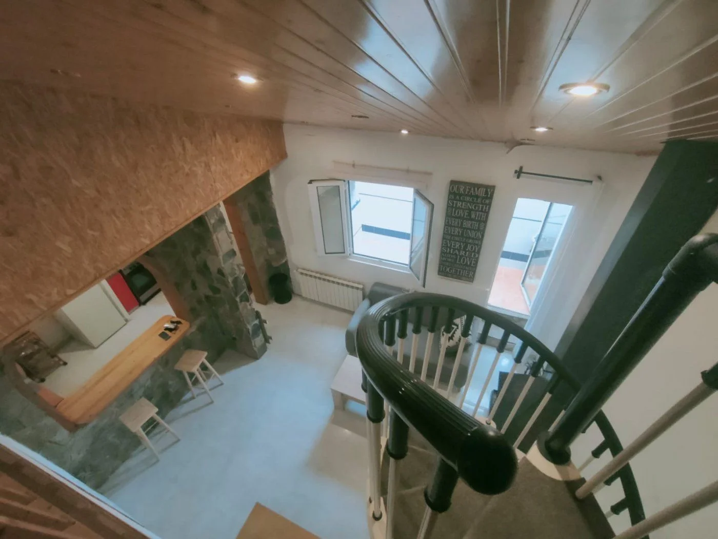 Tenanted Manresa house, two-bedroom income