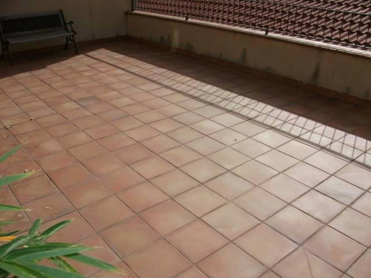 Tenanted Castellgalí flat with terraces